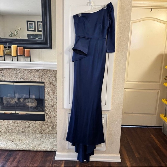 Safiyaa One Shoulder Blue Satin Gown Dress Size 4 Formal Gala Glam Elegant - Picture 4 of 10